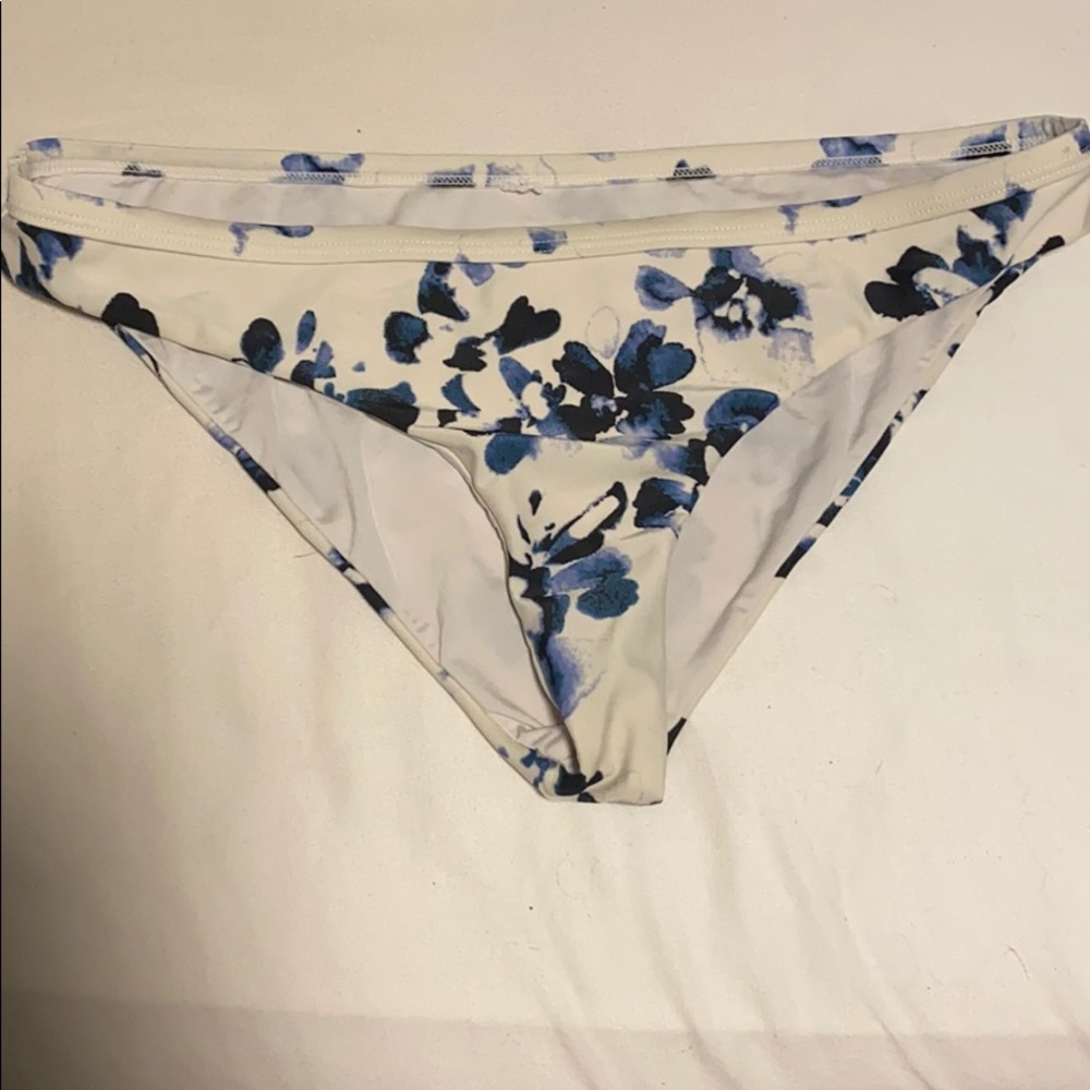 RVCA moderate swimsuit bottoms